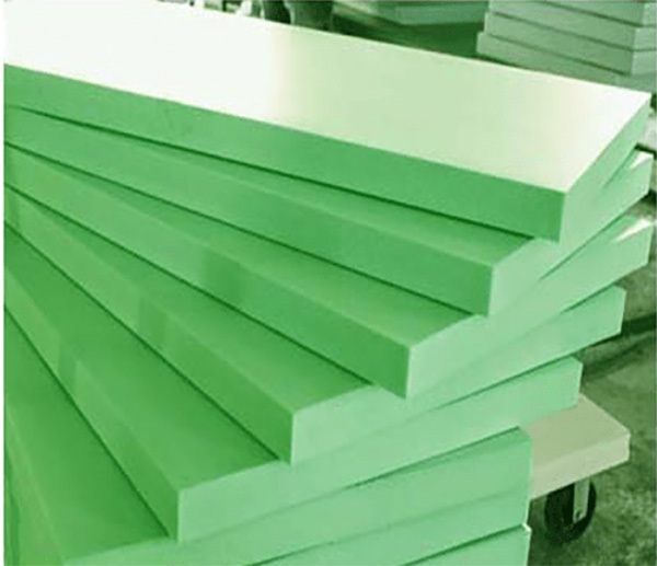 Thi công lắp đặt tấm cách nhiệt âm tường nhanh gọn. 